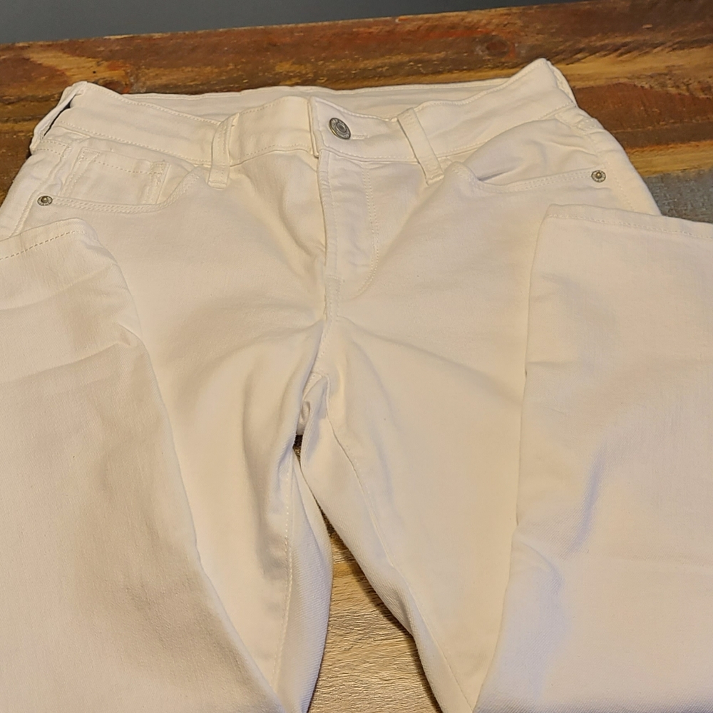 Old Navy cropped white jeans